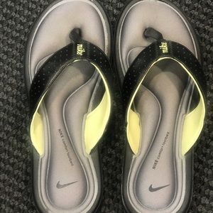Nike flip flops